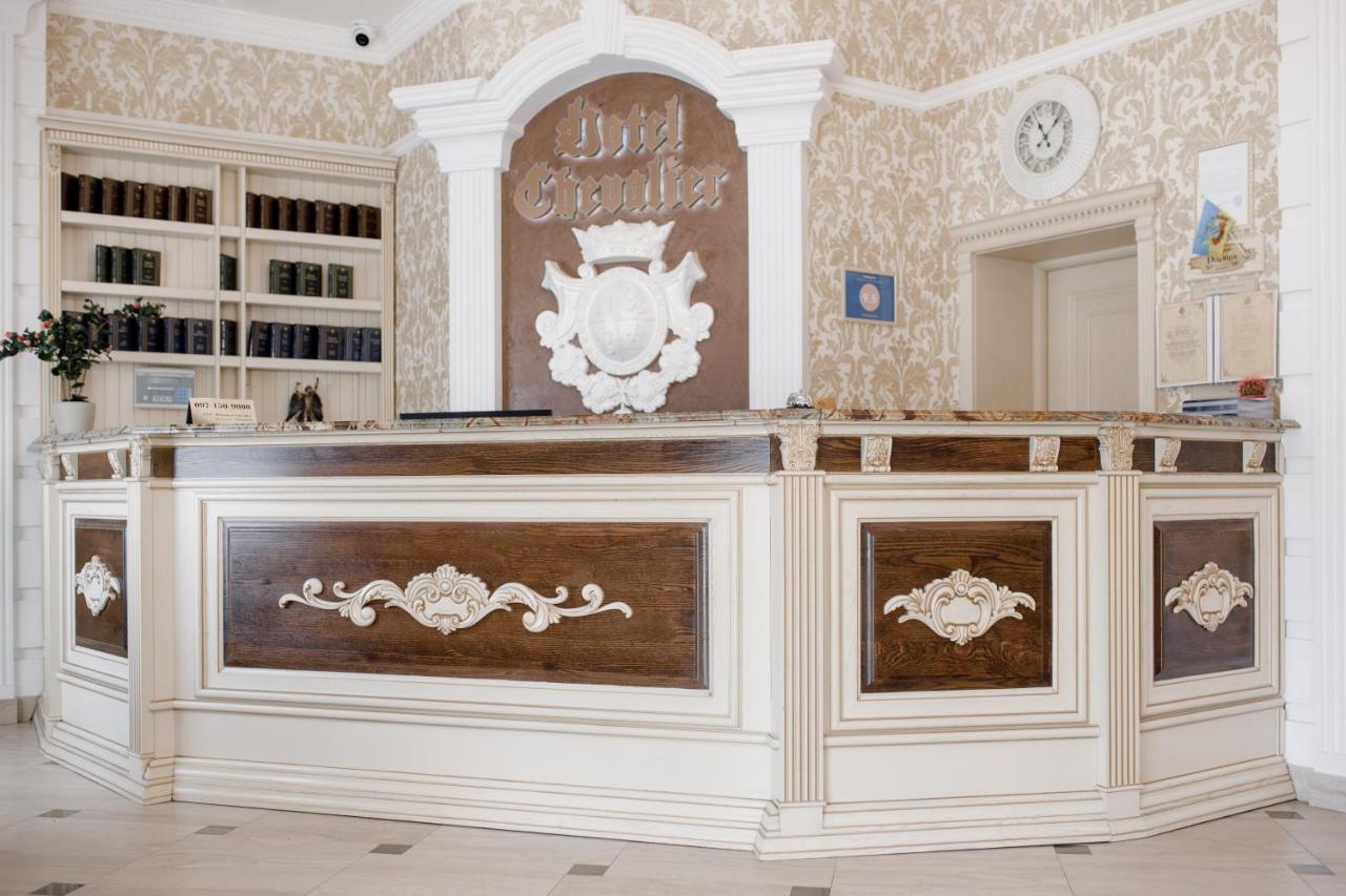Chevalier Hotel & Spa Bukovel Bagian luar foto