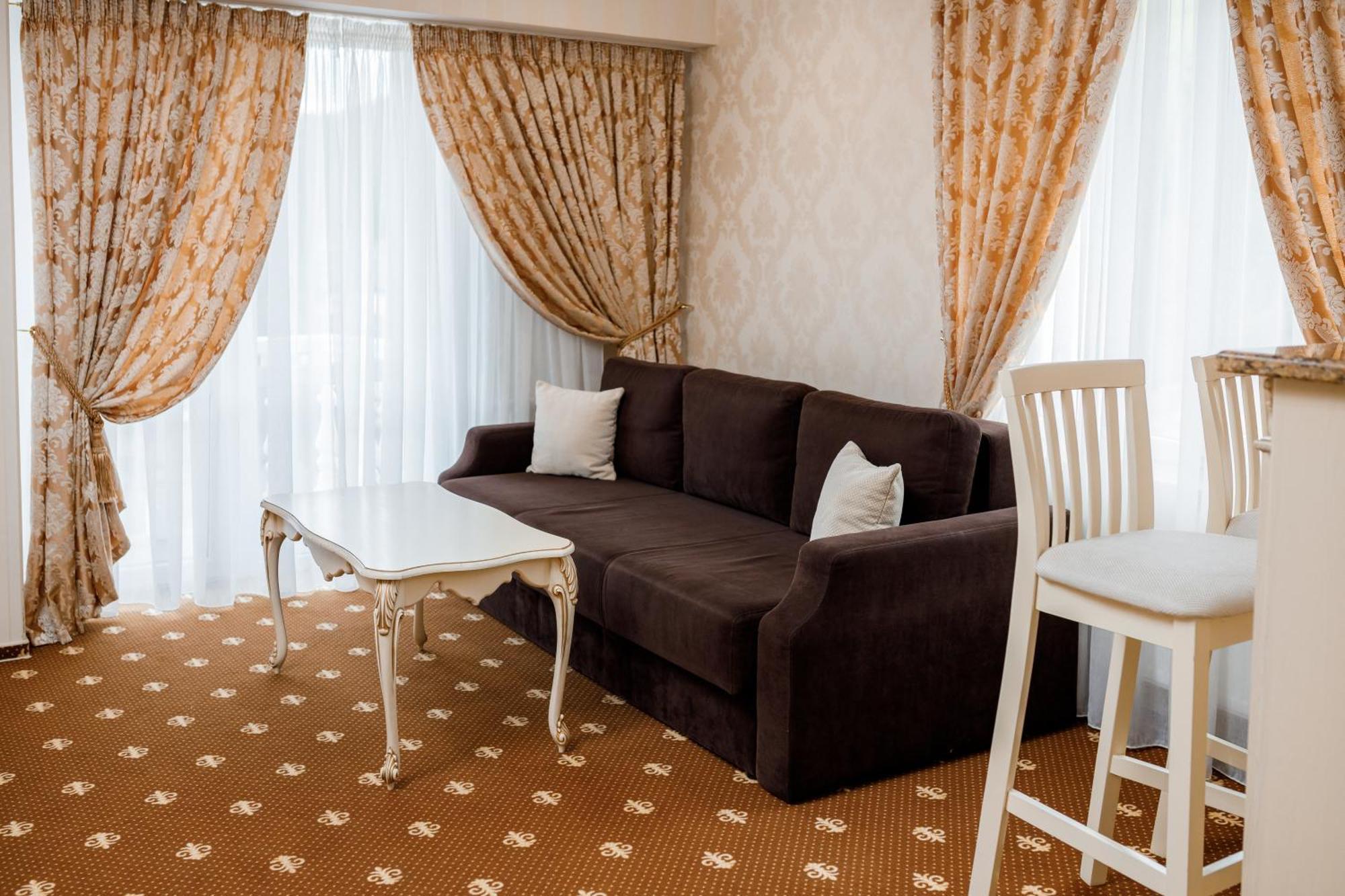 Chevalier Hotel & Spa Bukovel Bagian luar foto