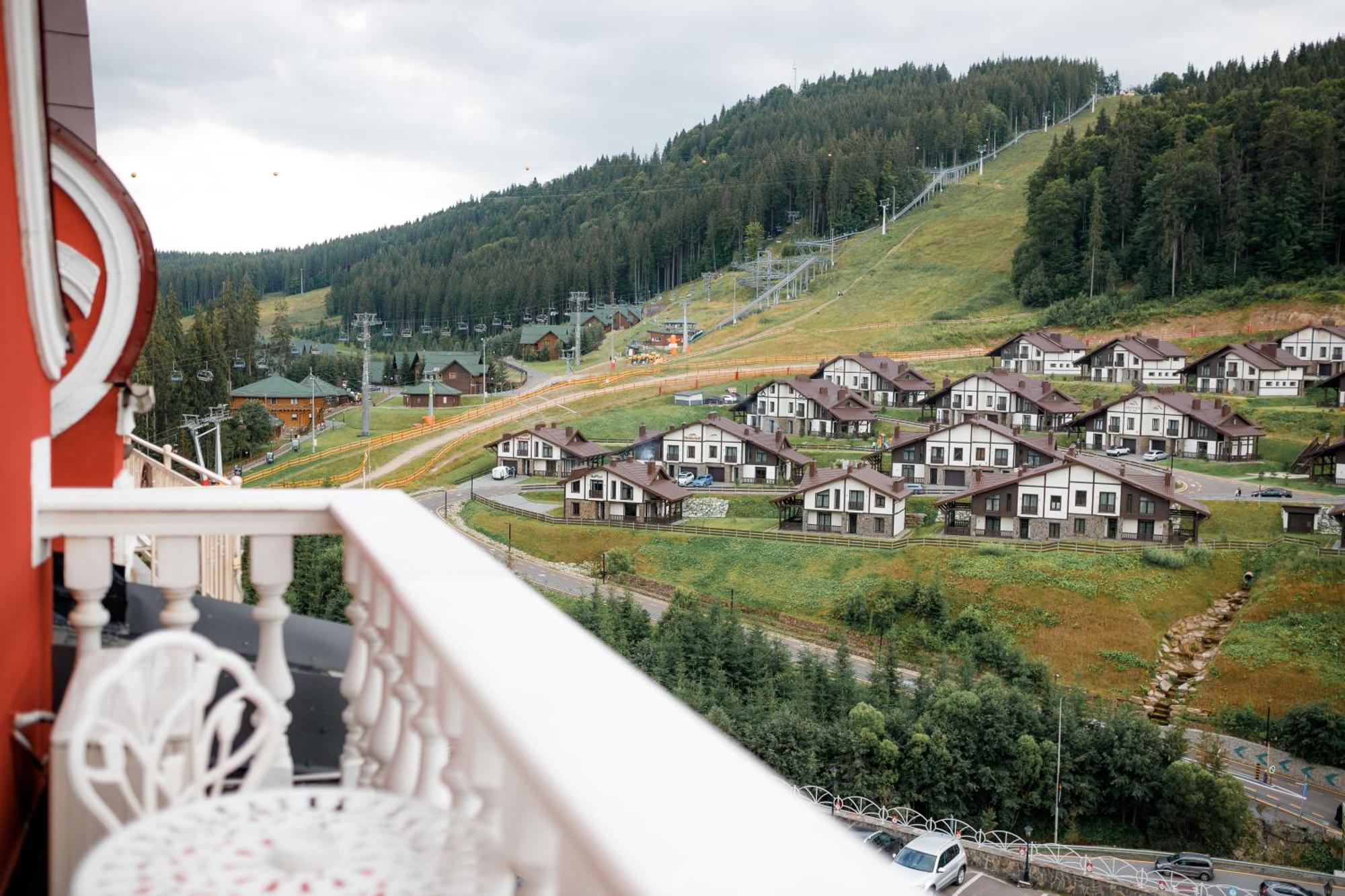Chevalier Hotel & Spa Bukovel Bagian luar foto