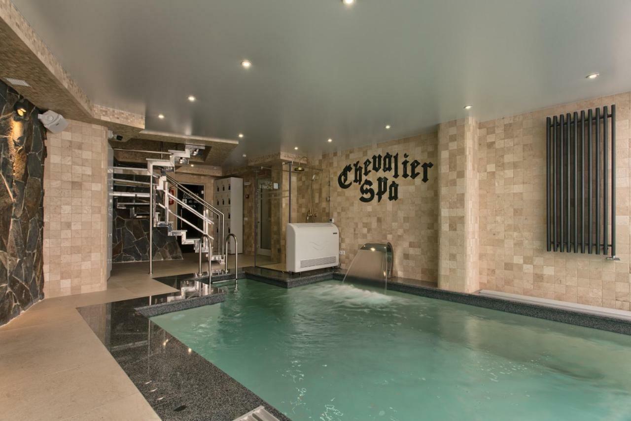 Chevalier Hotel & Spa Bukovel Bagian luar foto