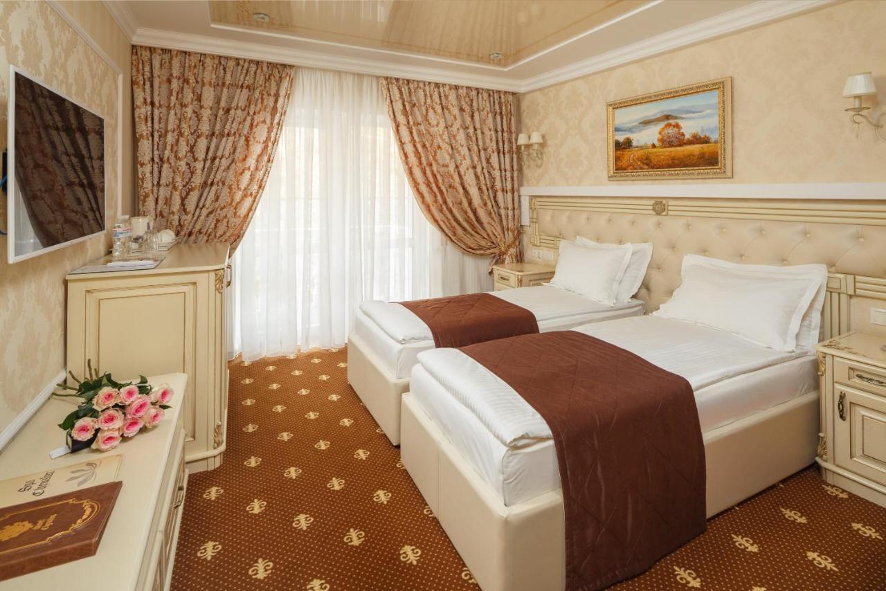 Chevalier Hotel & Spa Bukovel Bagian luar foto